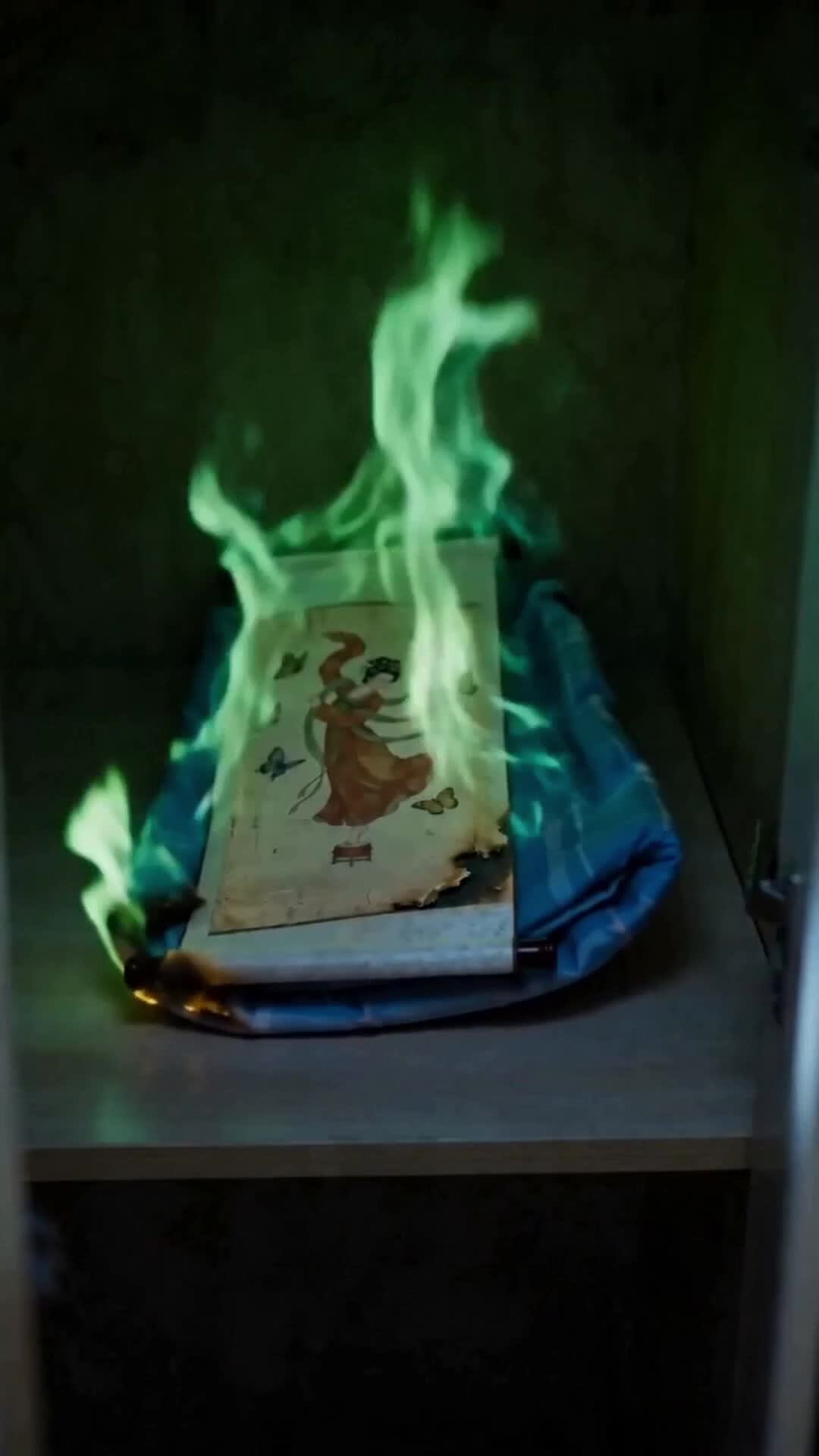 Episode 13 - The Painting Wants Her Soul